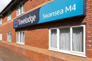 GB0409_SWANSEAM4_EXTERIOR.jpg
