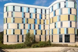 GB0941_Maidstone_Central_EXTERIOR.jpg