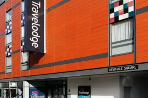 GB0951_Birmingham_Central_NewhallSt_EXT.jpg