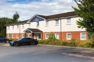 GB1216_Coventry_Binley_EXTERIOR.jpg