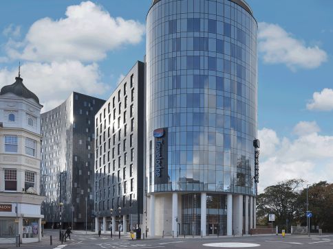Travelodge Portsmouth City Centre